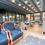 Izz Otel