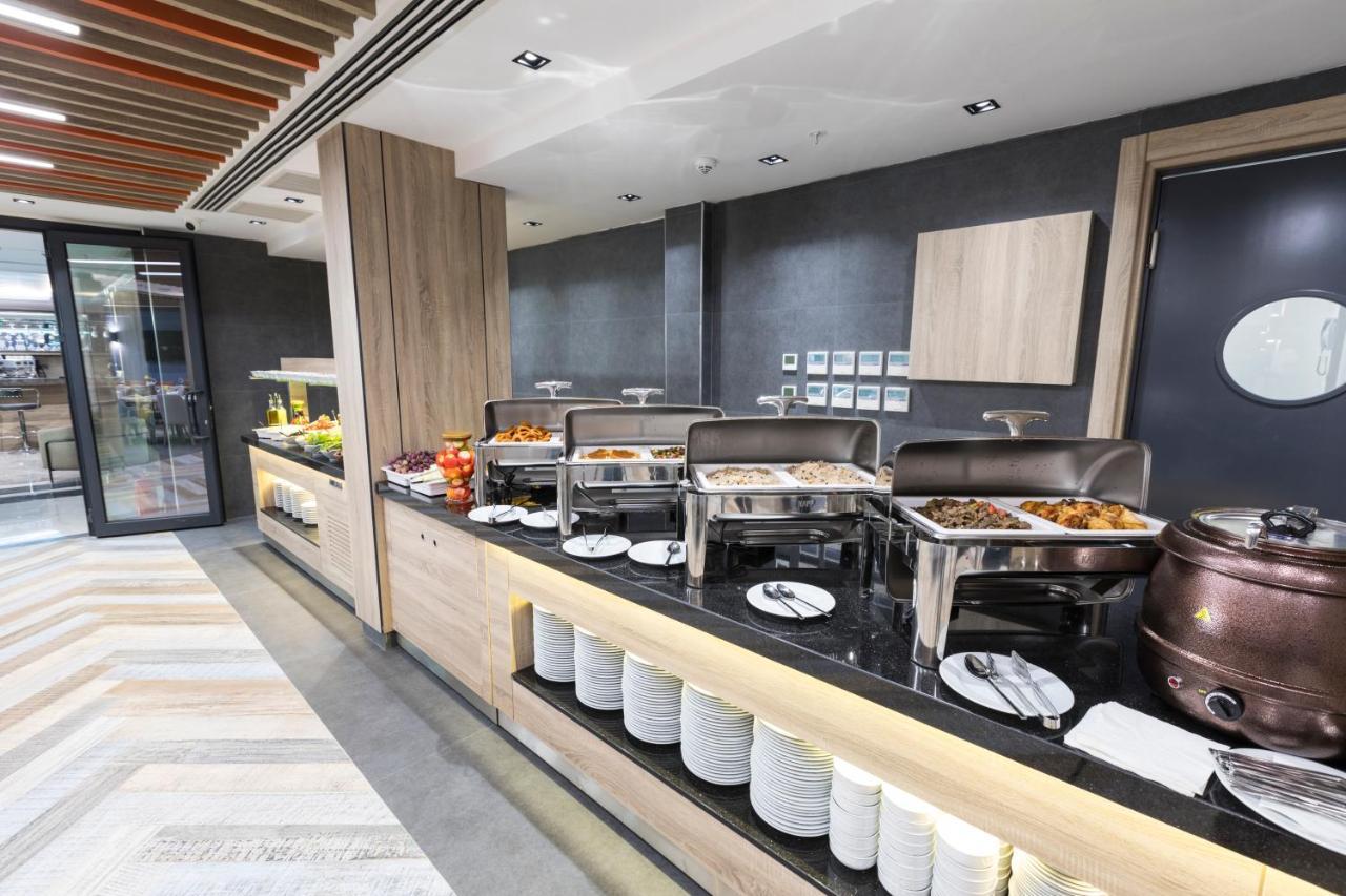 Otel Izz 4*